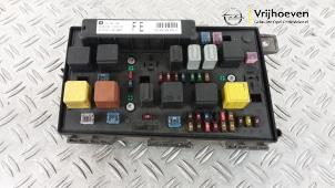 Gebruikte Zekeringkast Opel Astra H GTC (L08) 1.6 16V Twinport Prijs € 75,00 Margeregeling aangeboden door Autodemontage Vrijhoeven B.V.