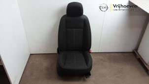 Gebruikte Stoel rechts Opel Zafira Tourer (P12) 1.6 SIDI Eco Turbo 16V Prijs € 100,00 Margeregeling aangeboden door Autodemontage Vrijhoeven B.V.