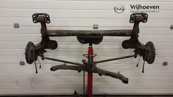 Achteras voorwielaandrijving van een Opel Astra J GTC (PD2/PF2) 2.0 CDTI 16V ecoFLEX 2012