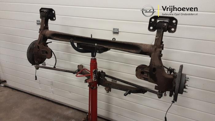 Achteras voorwielaandrijving van een Opel Astra J GTC (PD2/PF2) 2.0 CDTI 16V ecoFLEX 2012