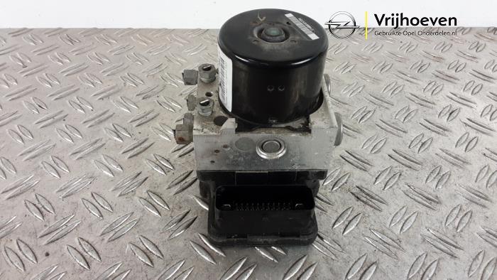 Gebruikte ABS Pomp Opel Astra J GTC (PD2/PF2) 2.0 CDTI 16V ecoFLEX Prijs € 150,00 Margeregeling aangeboden door Autodemontage Vrijhoeven B.V.