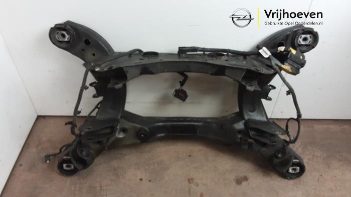 Gebruikte Subframe Opel Insignia Sports Tourer 2.0 GSi Turbo 16V 4x4 Prijs € 550,00 Margeregeling aangeboden door Autodemontage Vrijhoeven B.V.