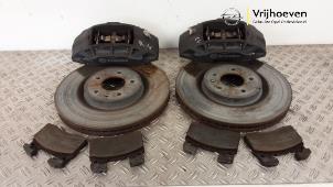 Gebruikte Remklauw set Opel Insignia Sports Tourer 2.0 GSi Turbo 16V 4x4 Prijs € 1.000,00 Margeregeling aangeboden door Autodemontage Vrijhoeven B.V.