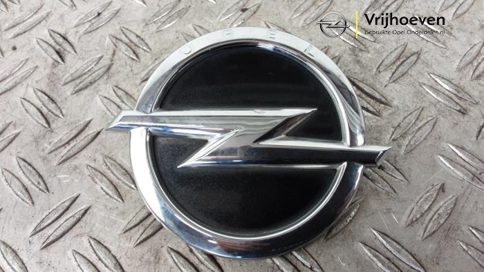 Schakelaar achterklep van een Opel Adam 1.2 16V 2015
