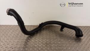 Gebruikte Intercooler Buis Opel Insignia Sports Tourer 2.0 GSi Turbo 16V 4x4 Prijs € 150,00 Margeregeling aangeboden door Autodemontage Vrijhoeven B.V.