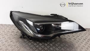 Gebruikte Koplamp rechts Opel Astra K 1.6 CDTI 110 16V Prijs € 350,00 Margeregeling aangeboden door Autodemontage Vrijhoeven B.V.