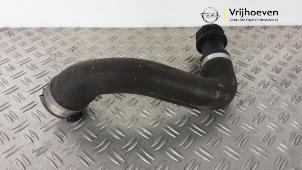 Gebruikte Intercooler Slang Opel Astra K Sports Tourer 1.4 Turbo 16V Prijs € 30,00 Margeregeling aangeboden door Autodemontage Vrijhoeven B.V.