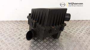 Gebruikte Luchtfilterhuis Opel Corsa D 1.2 16V Prijs € 20,00 Margeregeling aangeboden door Autodemontage Vrijhoeven B.V.