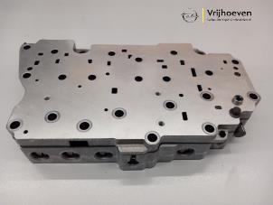 Nieuwe Kleppenblok hydraulisch Opel Astra J Sports Tourer (PD8/PE8/PF8) 1.4 Turbo 16V ecoFLEX 120 Prijs € 300,00 Inclusief btw aangeboden door Autodemontage Vrijhoeven B.V.