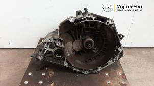 Gebruikte Versnellingsbak Opel Meriva 1.6 16V Prijs € 300,00 Margeregeling aangeboden door Autodemontage Vrijhoeven B.V.