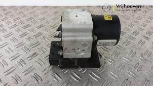 Gebruikte ABS Pomp Opel Vectra C Caravan 1.8 16V Prijs € 30,00 Margeregeling aangeboden door Autodemontage Vrijhoeven B.V.