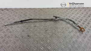 Gebruikte Peilstok Olie Opel Combo 1.3 CDTI 16V ecoFlex Prijs € 15,00 Margeregeling aangeboden door Autodemontage Vrijhoeven B.V.