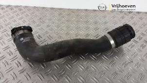 Gebruikte Intercooler Slang Opel Insignia Sports Tourer 1.6 CDTI 16V 136 Prijs € 80,00 Margeregeling aangeboden door Autodemontage Vrijhoeven B.V.