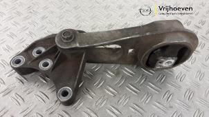 Gebruikte Motorsteun Opel Insignia Sports Tourer 1.6 CDTI 16V 136 Prijs € 30,00 Margeregeling aangeboden door Autodemontage Vrijhoeven B.V.