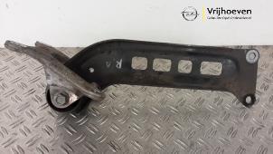Gebruikte Draagarm rechts-achter Opel Insignia Sports Tourer 1.6 CDTI 16V 136 Prijs € 40,00 Margeregeling aangeboden door Autodemontage Vrijhoeven B.V.