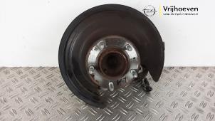 Gebruikte Fusee links-achter Opel Insignia Sports Tourer 1.6 CDTI 16V 136 Prijs € 150,00 Margeregeling aangeboden door Autodemontage Vrijhoeven B.V.