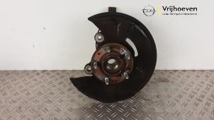 Gebruikte Fusee links-voor Opel Insignia Sports Tourer 1.6 CDTI 16V 136 Prijs € 75,00 Margeregeling aangeboden door Autodemontage Vrijhoeven B.V.