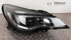 Gebruikte Koplamp rechts Opel Astra K Sports Tourer 1.6 CDTI 110 16V Prijs € 350,00 Margeregeling aangeboden door Autodemontage Vrijhoeven B.V.