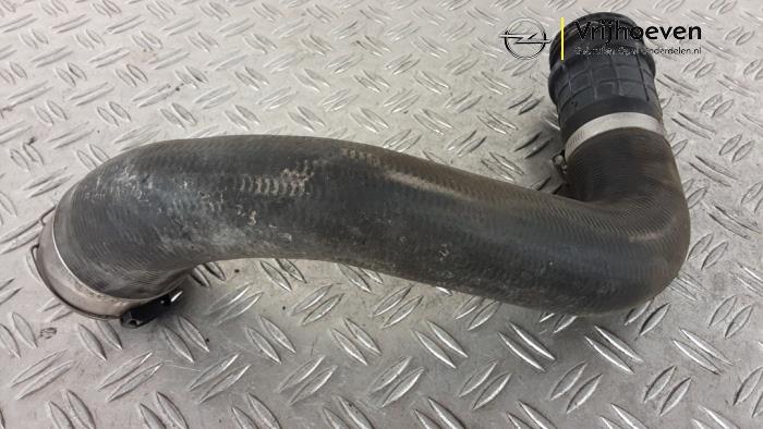 Gebruikte Intercooler Slang Opel Astra K 1.4 Turbo 16V Prijs € 30,00 Margeregeling aangeboden door Autodemontage Vrijhoeven B.V.