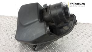 Gebruikte Luchtfilterhuis Opel Astra K 1.0 Turbo 12V Prijs € 60,00 Margeregeling aangeboden door Autodemontage Vrijhoeven B.V.