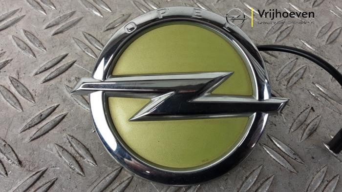Schakelaar achterklep van een Opel Adam 1.2 16V 2014