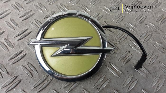 Schakelaar achterklep van een Opel Adam 1.2 16V 2014