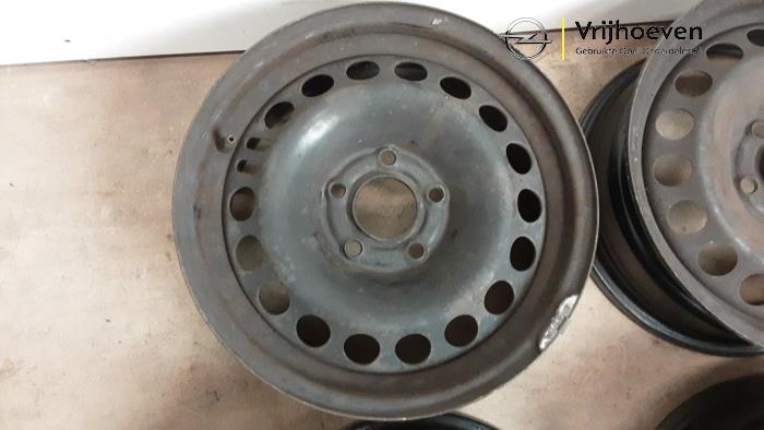 Velgen set van een Opel Astra H (L48)  2006