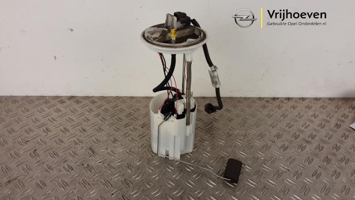 Gebruikte Tank element Pomp Opel Adam 1.4 16V Prijs € 50,00 Margeregeling aangeboden door Autodemontage Vrijhoeven B.V.