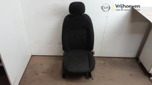 Gebruikte Stoel rechts Opel Combo 1.3 CDTI 16V ecoFlex Prijs € 100,00 Margeregeling aangeboden door Autodemontage Vrijhoeven B.V.