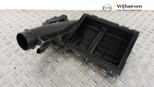 Gebruikte Luchtfilterhuis Opel Crossland (X) 1.5 CDTI 100 Prijs € 35,00 Margeregeling aangeboden door Autodemontage Vrijhoeven B.V.