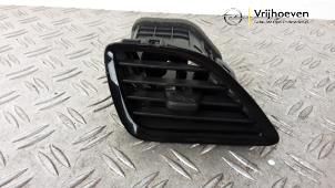Gebruikte Luchtrooster Dashboard Opel Karl 1.0 12V Prijs € 15,00 Margeregeling aangeboden door Autodemontage Vrijhoeven B.V.