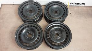 Gebruikte Velgen set Opel Corsa D 1.2 16V Prijs € 80,00 Margeregeling aangeboden door Autodemontage Vrijhoeven B.V.