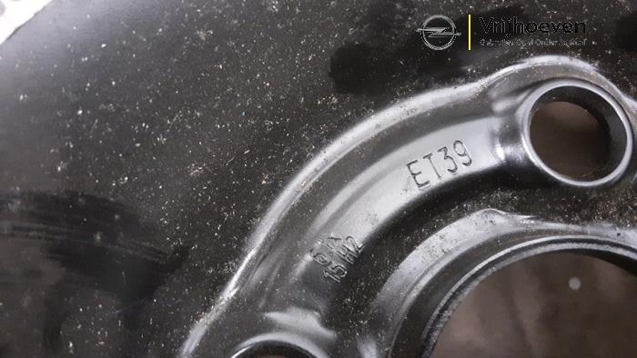 Velgen set van een Opel Corsa D 1.2 16V 2008