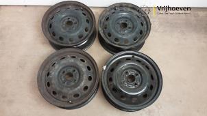 Gebruikte Velgen set Opel Agila (B) 1.0 12V Prijs € 80,00 Margeregeling aangeboden door Autodemontage Vrijhoeven B.V.