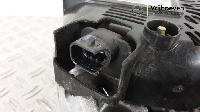 Dynamo van een Opel Astra K Sports Tourer 1.5 CDTi 122 12V 2021