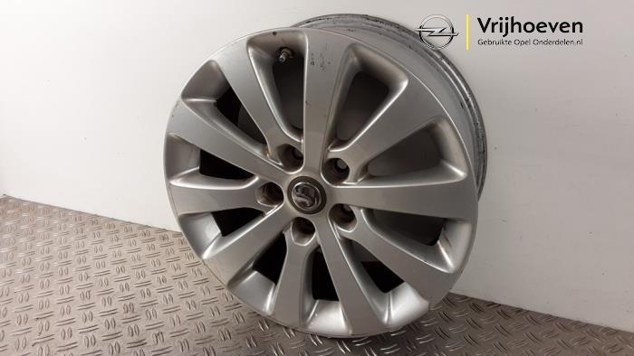 Velg van een Opel Astra J (PC6/PD6/PE6/PF6) 2.0 CDTI 16V 165 Ecotec 2014