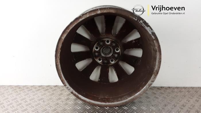 Velg van een Opel Astra J (PC6/PD6/PE6/PF6) 2.0 CDTI 16V 165 Ecotec 2014