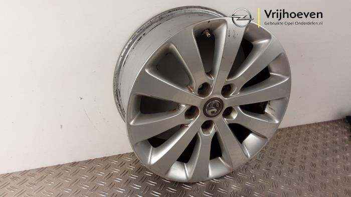 Velg van een Opel Astra J (PC6/PD6/PE6/PF6) 2.0 CDTI 16V 165 Ecotec 2014