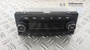 Gebruikte Radio module Opel Karl 1.0 12V Prijs € 100,00 Margeregeling aangeboden door Autodemontage Vrijhoeven B.V.