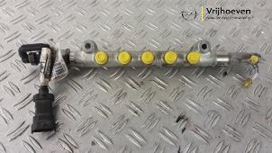 Gebruikte Injector brug Opel Mokka/Mokka X 1.6 CDTI 16V 4x2 Prijs € 45,00 Margeregeling aangeboden door Autodemontage Vrijhoeven B.V.