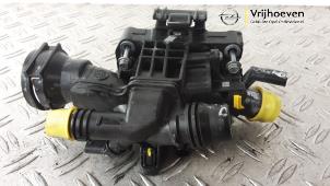 Gebruikte Thermostaathuis Opel Corsa F (UB/UH/UP) 1.5 CDTI 100 Prijs € 35,00 Margeregeling aangeboden door Autodemontage Vrijhoeven B.V.