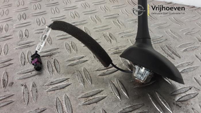Antenne van een Opel Adam 1.2 16V 2015