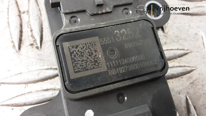 Nox sensor van een Opel Astra K Sports Tourer 1.5 CDTi 122 12V 2019