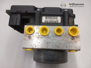 Gebruikte ABS Pomp Opel Corsa D 1.4 16V Twinport Prijs € 325,00 Margeregeling aangeboden door Autodemontage Vrijhoeven B.V.