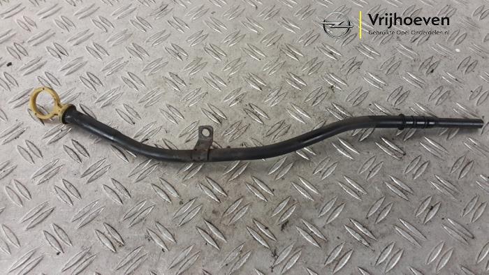 Gebruikte Peilstok Olie Opel Corsa D 1.4 16V Twinport Prijs € 30,00 Margeregeling aangeboden door Autodemontage Vrijhoeven B.V.