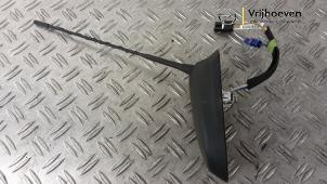 Gebruikte Antenne Opel Crossland (X) 1.2 Turbo 12V Prijs € 50,00 Margeregeling aangeboden door Autodemontage Vrijhoeven B.V.