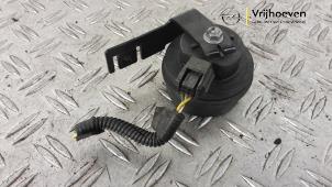 Gebruikte Alarm sirene Opel Mokka Mokka-e, Electric 50 kWh Prijs € 20,00 Margeregeling aangeboden door Autodemontage Vrijhoeven B.V.