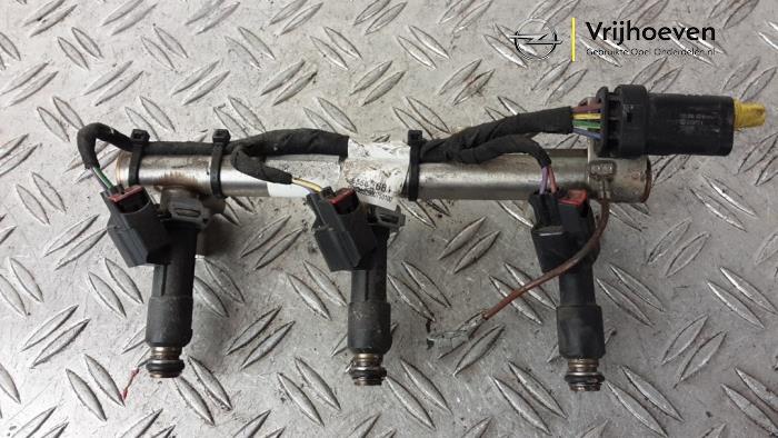 Gebruikte Galerij (Injectie) Opel Karl 1.0 12V Prijs € 75,00 Inclusief btw aangeboden door Autodemontage Vrijhoeven B.V.