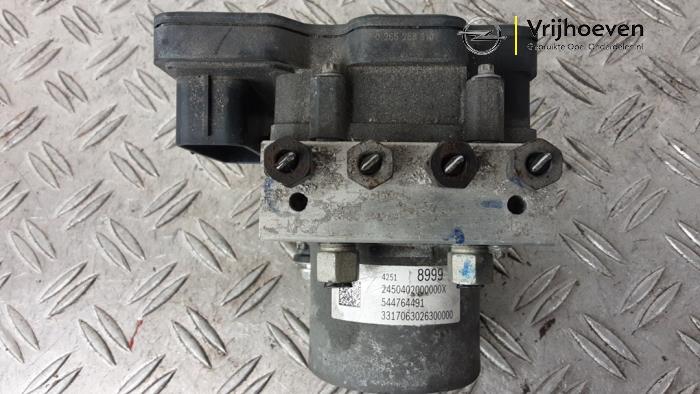 Gebruikte ABS Pomp Opel Karl 1.0 12V Prijs € 60,00 Inclusief btw aangeboden door Autodemontage Vrijhoeven B.V.