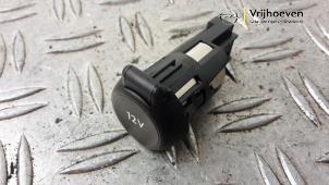 Gebruikte 12 Volt aansluiting Opel Mokka 1.2 Turbo 12V Prijs € 10,00 Margeregeling aangeboden door Autodemontage Vrijhoeven B.V.
